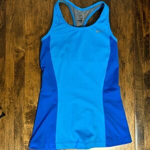 ✨ Add free to bundle! Nike dri-fit tank.